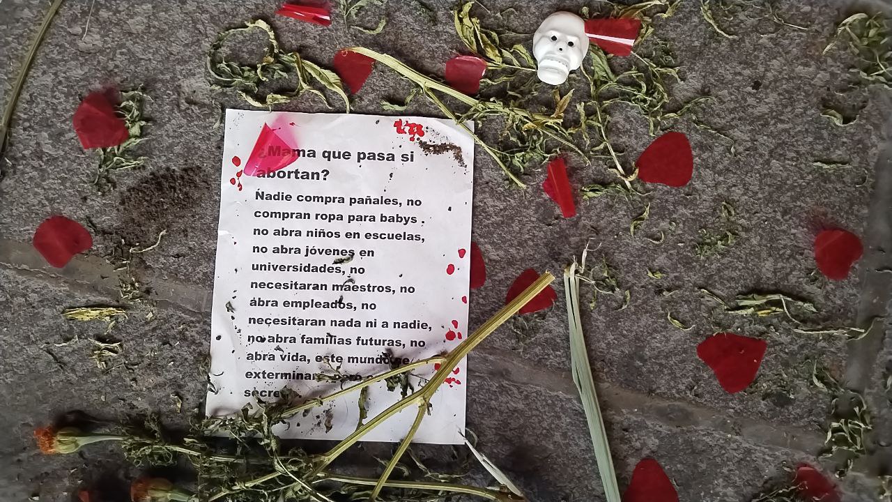 Colocan ofrenda antiaborto en Casa de Cultura - Capital Puebla