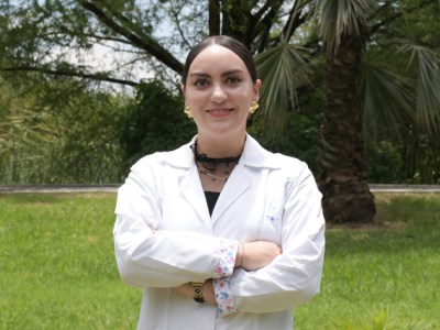 Alumna de la BUAP desarrolla bloqueador solar en polvo con nanomateriales y&nbsp;betacaroteno